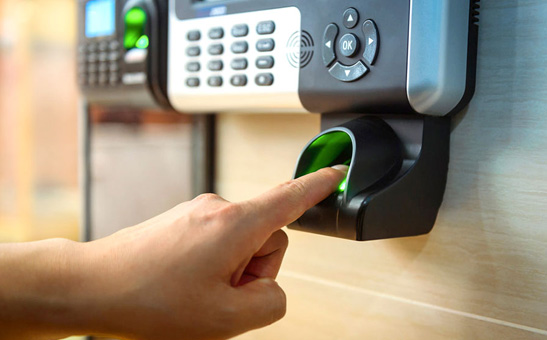Control de acceso y personal